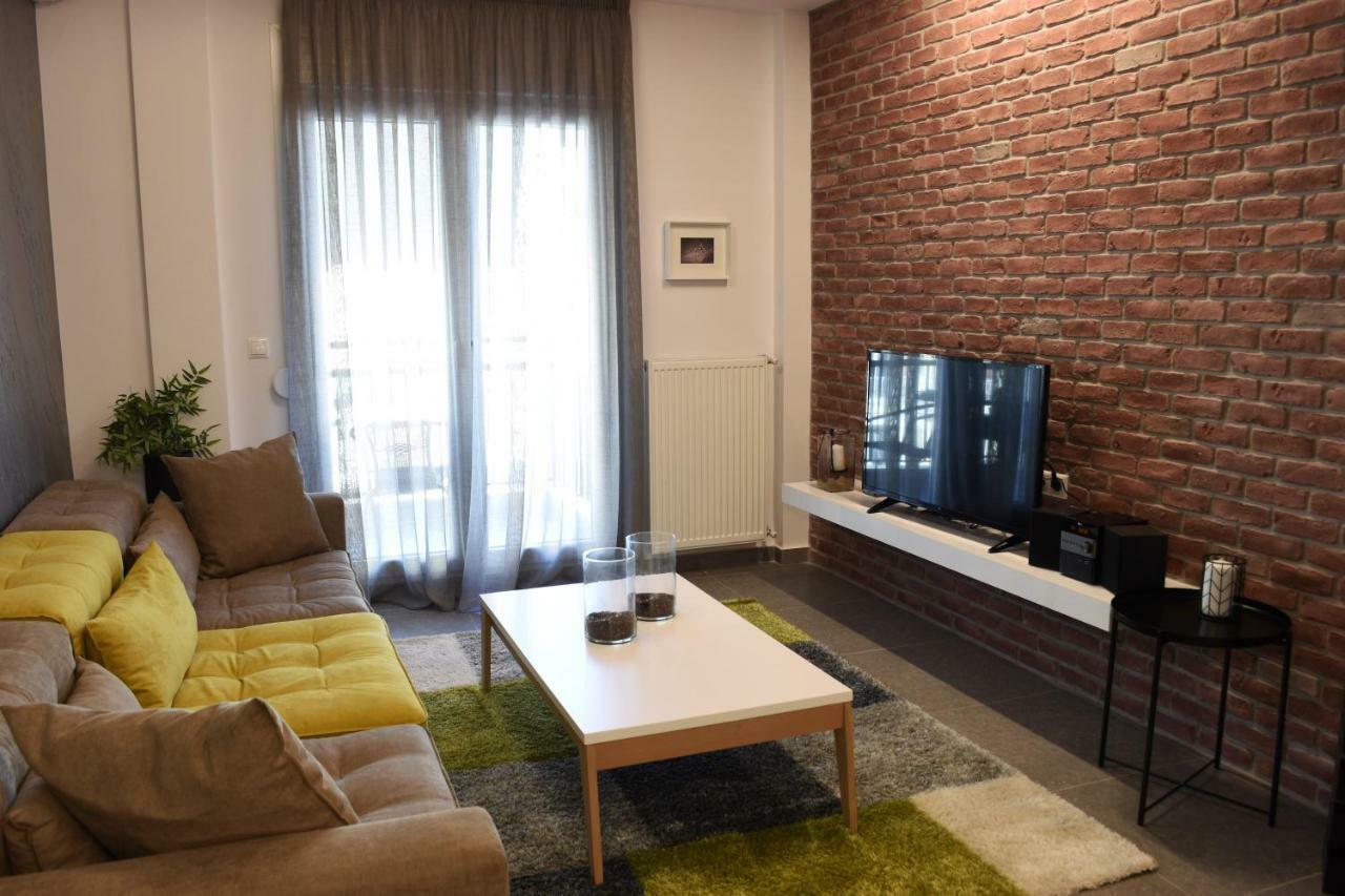 Comely N Gusto Luxury Apts.