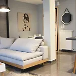Comely N Gusto Luxury Apts.