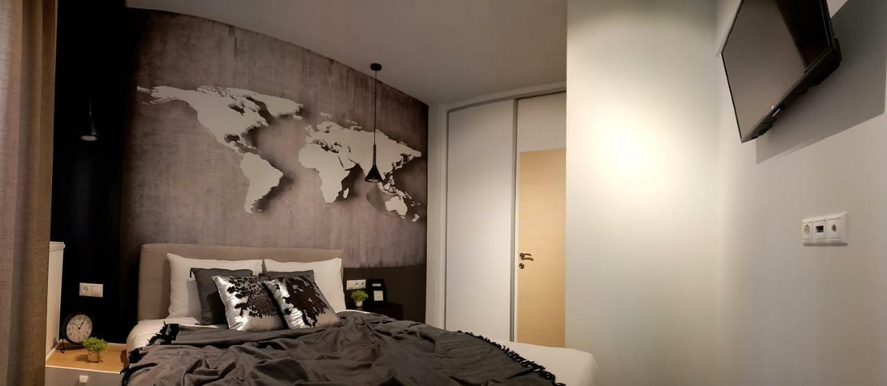 Apartment Comely N Gusto Luxury Apts. *