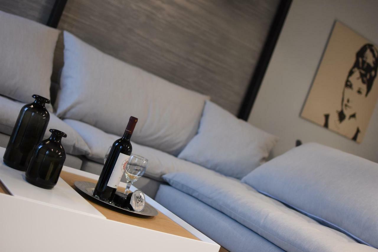 Comely N Gusto Luxury Apts. Apartment *