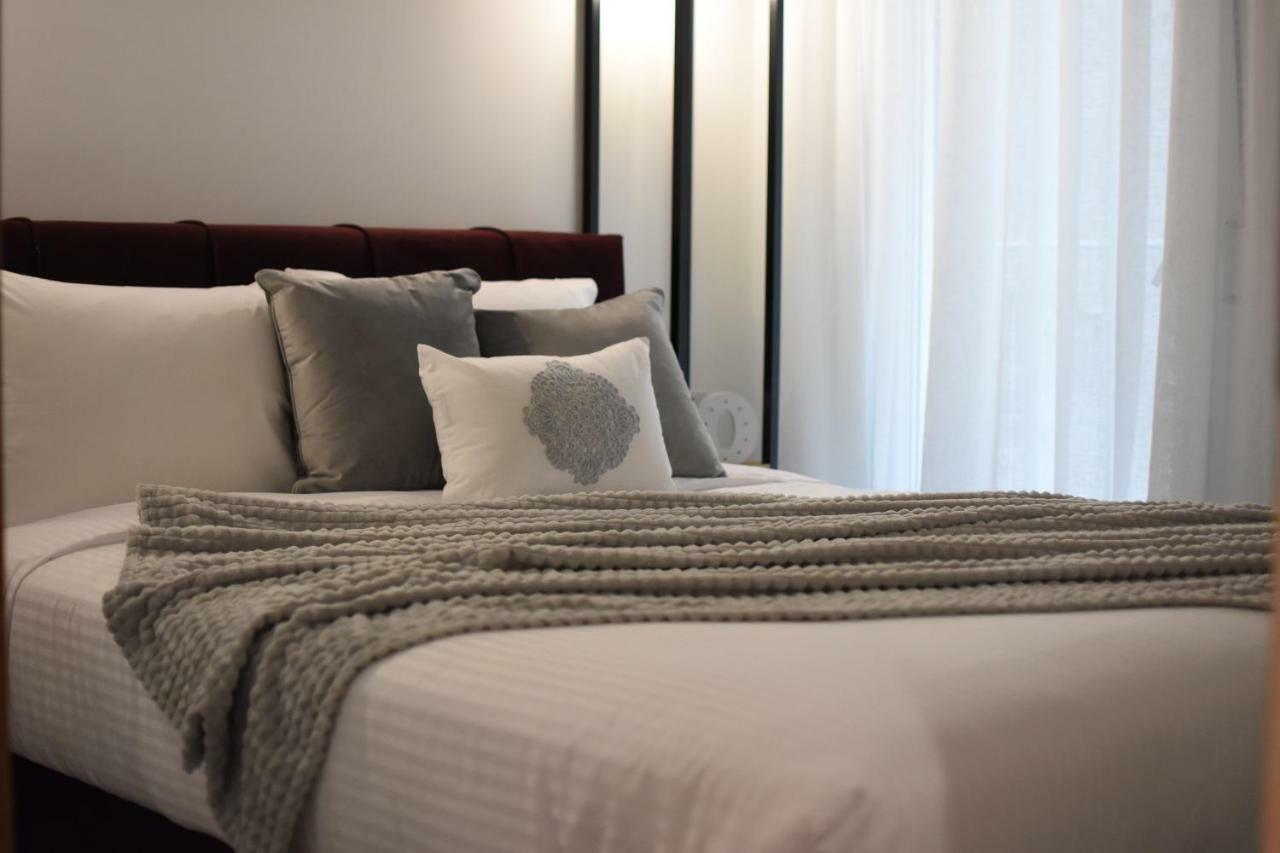 Apartment Comely N Gusto Luxury Apts.