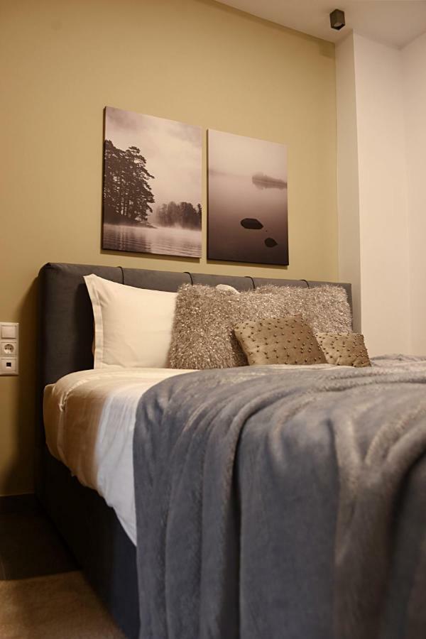 Comely N Gusto Luxury Apts.